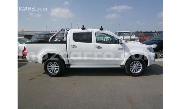 Nunua Imported Toyota Hilux Nyeupe Gari ndani ya Import - Dubai nchini Cabo Delgado Nunua Imported Toyota Hilux Nyeupe Gari ndani ya Import - Dubai nchini Cabo Delgado