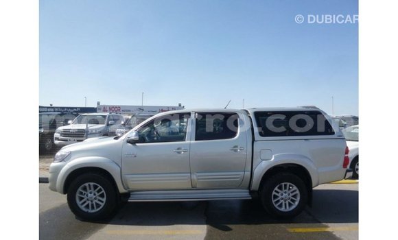Tenga Imported Toyota Hilux Zvimwe Mota in Import - Dubai in Cabo Delgado Tenga Imported Toyota Hilux Zvimwe Mota in Import - Dubai in Cabo Delgado
