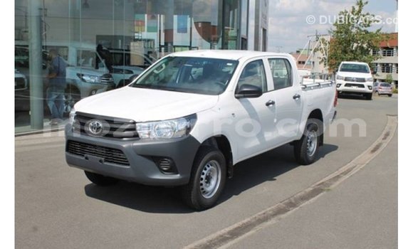 Comprar Importar Toyota Hilux Branco Carro em Import - Dubai em Cabo Delgado Comprar Importar Toyota Hilux Branco Carro em Import - Dubai em Cabo Delgado