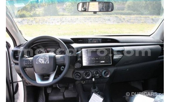 Comprar Importar Toyota Hilux Branco Carro em Import - Dubai em Cabo Delgado Comprar Importar Toyota Hilux Branco Carro em Import - Dubai em Cabo Delgado
