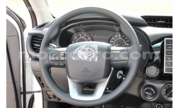 Comprar Importar Toyota Hilux Branco Carro em Import - Dubai em Cabo Delgado Comprar Importar Toyota Hilux Branco Carro em Import - Dubai em Cabo Delgado