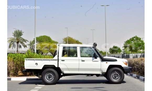 Buy Import Toyota Land Cruiser White Car in Import - Dubai in Cabo Delgado Buy Import Toyota Land Cruiser White Car in Import - Dubai in Cabo Delgado