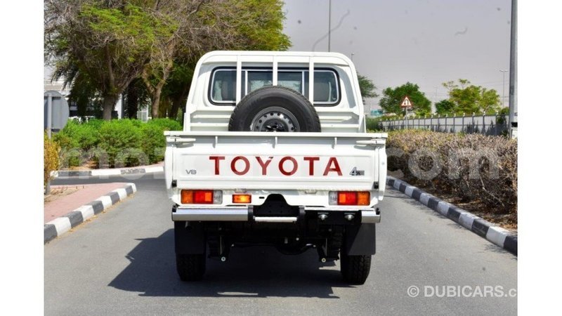 Big with watermark toyota land cruiser cabo delgado import dubai 7893