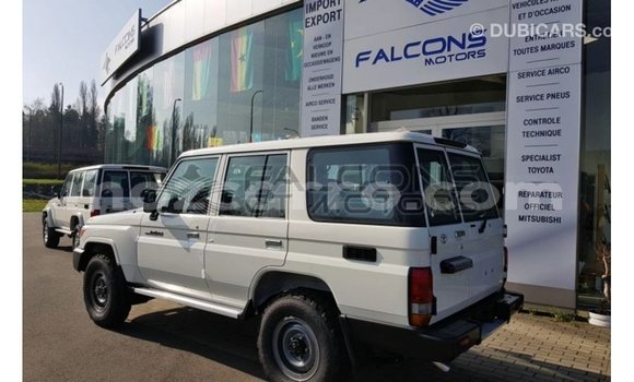 Nunua Imported Toyota Land Cruiser Nyeupe Gari ndani ya Import - Dubai nchini Cabo Delgado Nunua Imported Toyota Land Cruiser Nyeupe Gari ndani ya Import - Dubai nchini Cabo Delgado