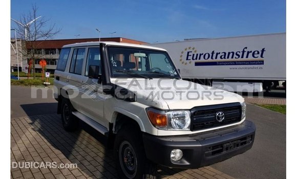 Nunua Imported Toyota Land Cruiser Nyeupe Gari ndani ya Import - Dubai nchini Cabo Delgado Nunua Imported Toyota Land Cruiser Nyeupe Gari ndani ya Import - Dubai nchini Cabo Delgado