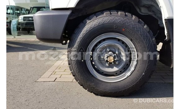 Nunua Imported Toyota Land Cruiser Nyeupe Gari ndani ya Import - Dubai nchini Cabo Delgado Nunua Imported Toyota Land Cruiser Nyeupe Gari ndani ya Import - Dubai nchini Cabo Delgado