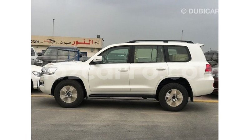 Big with watermark toyota land cruiser cabo delgado import dubai 7898