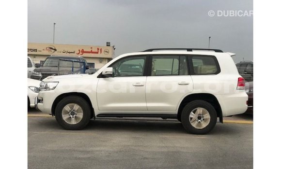 Buy Import Toyota Land Cruiser White Car in Import - Dubai in Cabo Delgado Buy Import Toyota Land Cruiser White Car in Import - Dubai in Cabo Delgado