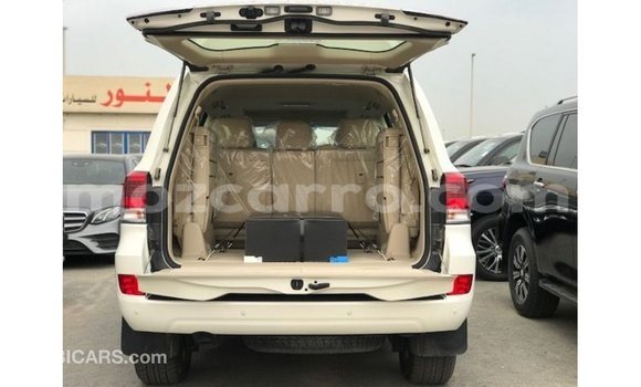Buy Import Toyota Land Cruiser White Car in Import - Dubai in Cabo Delgado Buy Import Toyota Land Cruiser White Car in Import - Dubai in Cabo Delgado