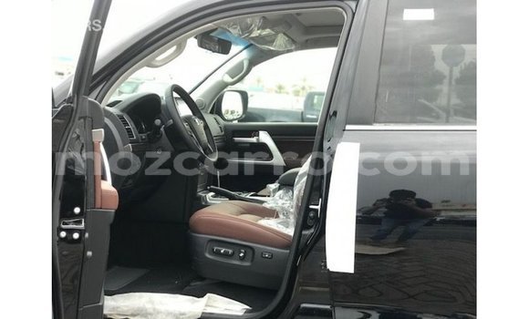 Nunua Imported Toyota Land Cruiser Nyeusi Gari ndani ya Import - Dubai nchini Cabo Delgado Nunua Imported Toyota Land Cruiser Nyeusi Gari ndani ya Import - Dubai nchini Cabo Delgado