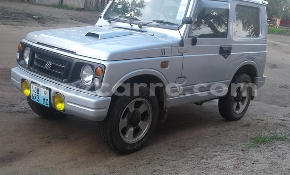 Comprar Usado Suzuki Jimny De outros Carro em Quelimane em Zambezia
