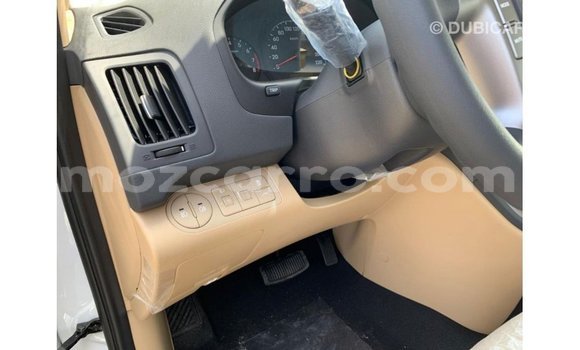 Comprar Importar Hyundai Accent Branco Carro em Import - Dubai em Cabo Delgado Comprar Importar Hyundai Accent Branco Carro em Import - Dubai em Cabo Delgado