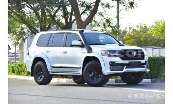 Buy Import Toyota Land Cruiser White Car in Import - Dubai in Cabo Delgado Buy Import Toyota Land Cruiser White Car in Import - Dubai in Cabo Delgado