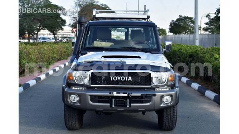 Big with watermark toyota land cruiser cabo delgado import dubai 7921