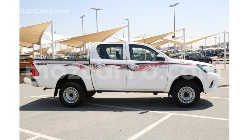 Big with watermark toyota hilux cabo delgado import dubai 7924