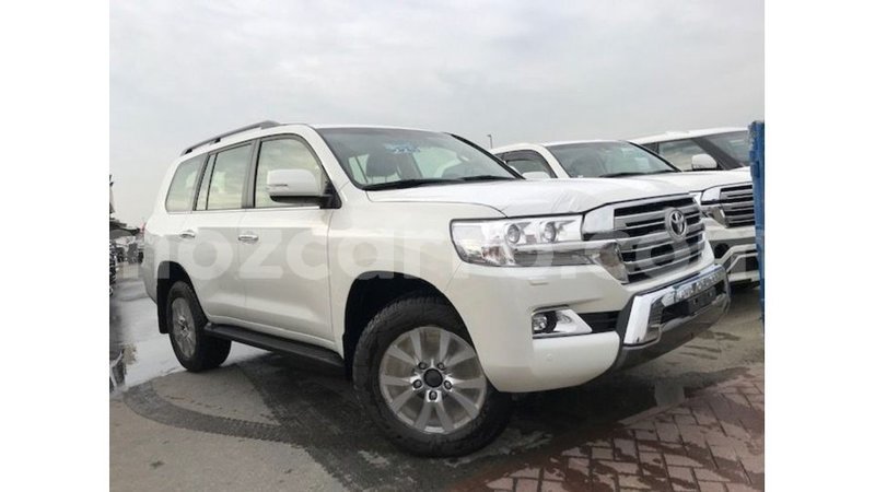 Big with watermark toyota land cruiser cabo delgado import dubai 7925