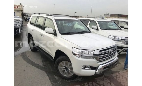 Tenga Imported Toyota Land Cruiser Chena Mota in Import - Dubai in Cabo Delgado Tenga Imported Toyota Land Cruiser Chena Mota in Import - Dubai in Cabo Delgado