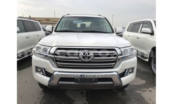 Tenga Imported Toyota Land Cruiser Chena Mota in Import - Dubai in Cabo Delgado Tenga Imported Toyota Land Cruiser Chena Mota in Import - Dubai in Cabo Delgado