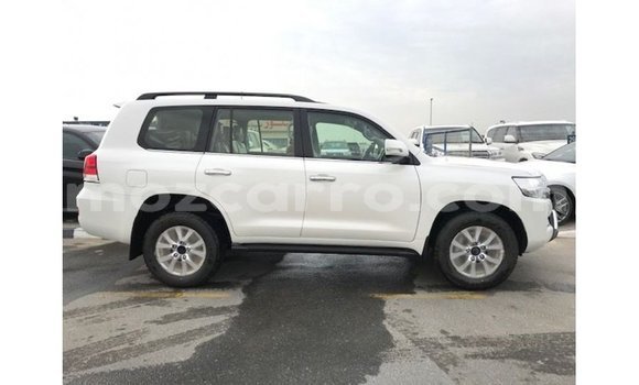 Tenga Imported Toyota Land Cruiser Chena Mota in Import - Dubai in Cabo Delgado Tenga Imported Toyota Land Cruiser Chena Mota in Import - Dubai in Cabo Delgado