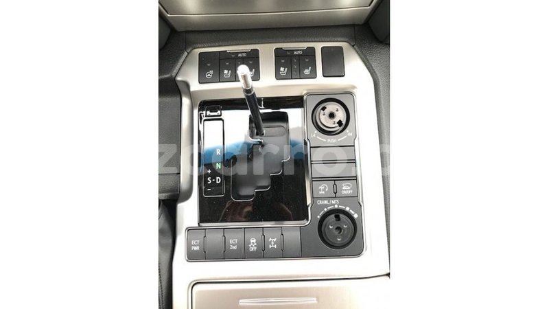 Big with watermark toyota land cruiser cabo delgado import dubai 7925