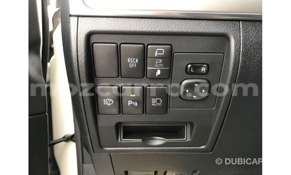 Tenga Imported Toyota Land Cruiser Chena Mota in Import - Dubai in Cabo Delgado Tenga Imported Toyota Land Cruiser Chena Mota in Import - Dubai in Cabo Delgado