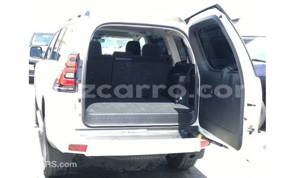 Nunua Imported Toyota Prado Nyeupe Gari ndani ya Import - Dubai nchini Cabo Delgado Nunua Imported Toyota Prado Nyeupe Gari ndani ya Import - Dubai nchini Cabo Delgado