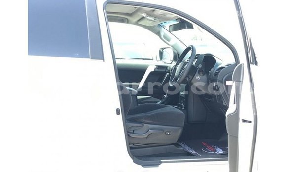 Nunua Imported Toyota Prado Nyeupe Gari ndani ya Import - Dubai nchini Cabo Delgado Nunua Imported Toyota Prado Nyeupe Gari ndani ya Import - Dubai nchini Cabo Delgado