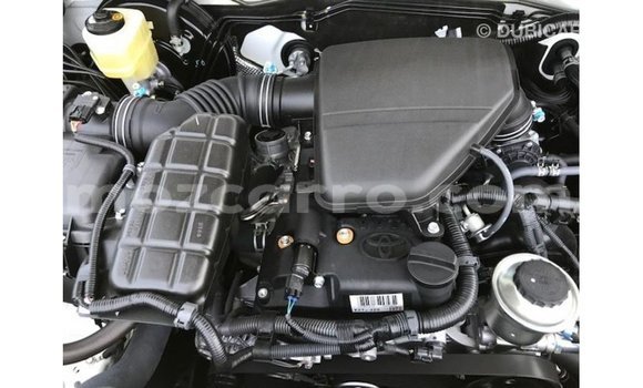Comprar Importar Toyota Prado Branco Carro em Import - Dubai em Cabo Delgado Comprar Importar Toyota Prado Branco Carro em Import - Dubai em Cabo Delgado
