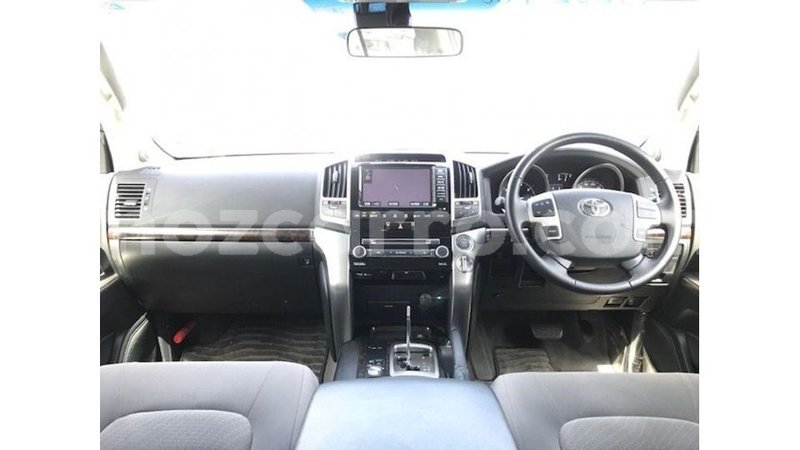 Big with watermark toyota land cruiser cabo delgado import dubai 7937