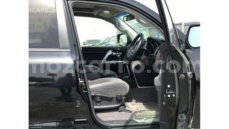 Big with watermark toyota land cruiser cabo delgado import dubai 7937