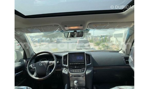 Nunua Imported Toyota Land Cruiser Nyeusi Gari ndani ya Import - Dubai nchini Cabo Delgado Nunua Imported Toyota Land Cruiser Nyeusi Gari ndani ya Import - Dubai nchini Cabo Delgado