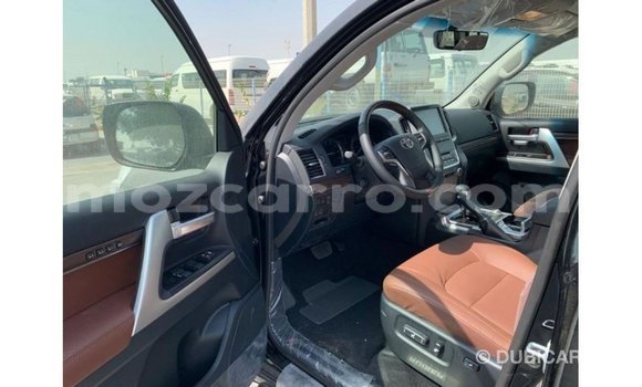Nunua Imported Toyota Land Cruiser Nyeusi Gari ndani ya Import - Dubai nchini Cabo Delgado Nunua Imported Toyota Land Cruiser Nyeusi Gari ndani ya Import - Dubai nchini Cabo Delgado
