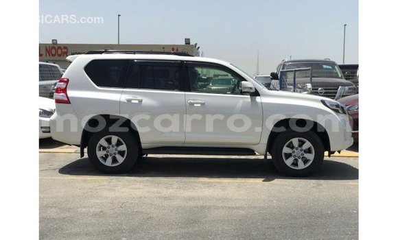Nunua Imported Toyota Prado Nyeupe Gari ndani ya Import - Dubai nchini Cabo Delgado Nunua Imported Toyota Prado Nyeupe Gari ndani ya Import - Dubai nchini Cabo Delgado