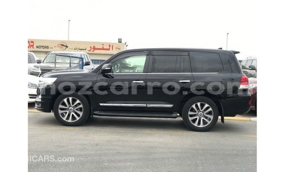 Nunua Imported Toyota Land Cruiser Nyeusi Gari ndani ya Import - Dubai nchini Cabo Delgado Nunua Imported Toyota Land Cruiser Nyeusi Gari ndani ya Import - Dubai nchini Cabo Delgado