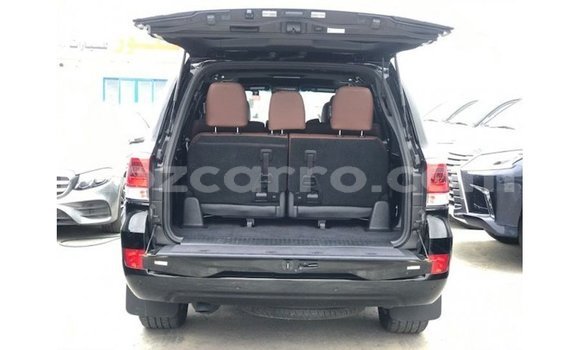 Nunua Imported Toyota Land Cruiser Nyeusi Gari ndani ya Import - Dubai nchini Cabo Delgado Nunua Imported Toyota Land Cruiser Nyeusi Gari ndani ya Import - Dubai nchini Cabo Delgado