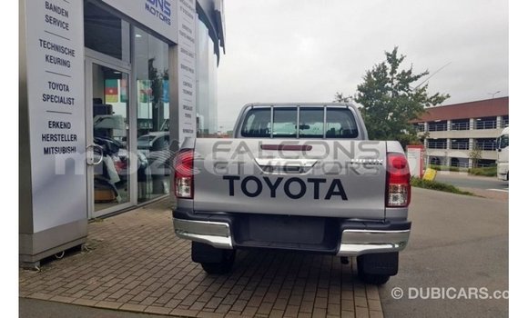 Comprar Importar Toyota Hilux Castanho Carro em Import - Dubai em Cabo Delgado Comprar Importar Toyota Hilux Castanho Carro em Import - Dubai em Cabo Delgado