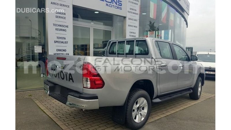 Big with watermark toyota hilux cabo delgado import dubai 7954