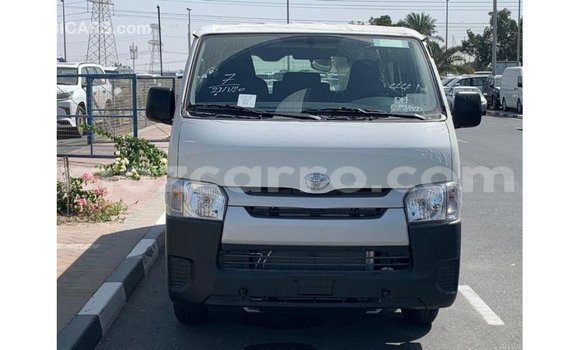 Comprar Importar Toyota Hiace Branco Carro em Import - Dubai em Cabo Delgado Comprar Importar Toyota Hiace Branco Carro em Import - Dubai em Cabo Delgado
