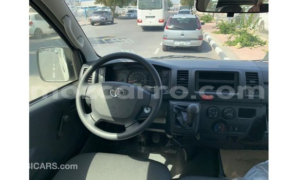 Comprar Importar Toyota Hiace Branco Carro em Import - Dubai em Cabo Delgado Comprar Importar Toyota Hiace Branco Carro em Import - Dubai em Cabo Delgado