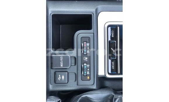 Tenga Imported Toyota Prado Nhema Mota in Import - Dubai in Cabo Delgado Tenga Imported Toyota Prado Nhema Mota in Import - Dubai in Cabo Delgado