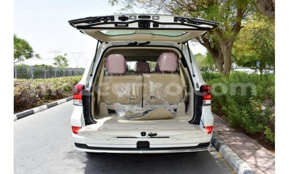 Buy Import Toyota Land Cruiser White Car in Import - Dubai in Cabo Delgado Buy Import Toyota Land Cruiser White Car in Import - Dubai in Cabo Delgado