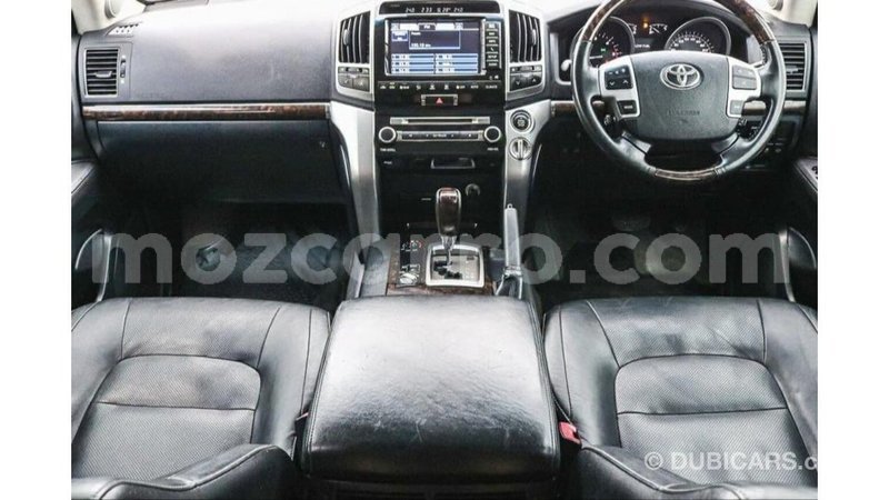 Big with watermark toyota land cruiser cabo delgado import dubai 7965