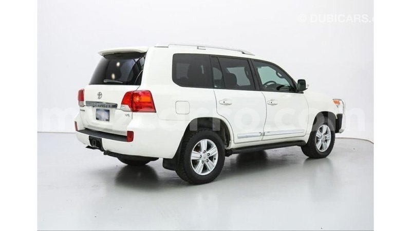 Big with watermark toyota land cruiser cabo delgado import dubai 7965