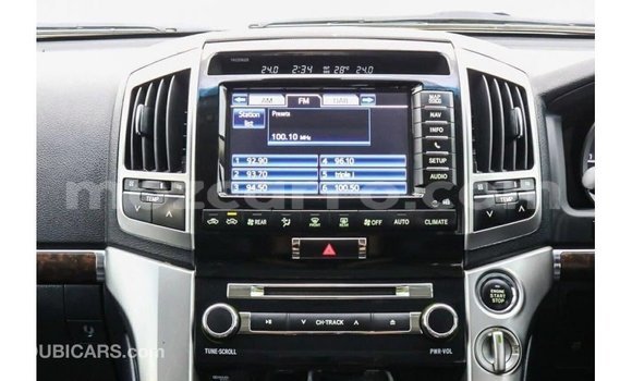 Nunua Imported Toyota Land Cruiser Nyeupe Gari ndani ya Import - Dubai nchini Cabo Delgado Nunua Imported Toyota Land Cruiser Nyeupe Gari ndani ya Import - Dubai nchini Cabo Delgado