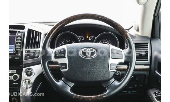 Nunua Imported Toyota Land Cruiser Nyeupe Gari ndani ya Import - Dubai nchini Cabo Delgado Nunua Imported Toyota Land Cruiser Nyeupe Gari ndani ya Import - Dubai nchini Cabo Delgado