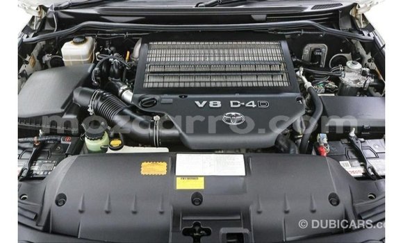 Nunua Imported Toyota Land Cruiser Nyeupe Gari ndani ya Import - Dubai nchini Cabo Delgado Nunua Imported Toyota Land Cruiser Nyeupe Gari ndani ya Import - Dubai nchini Cabo Delgado