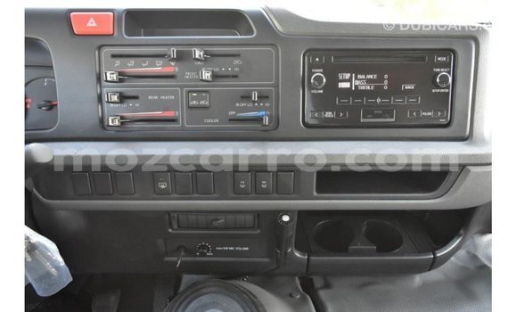 Nunua Imported Toyota Coaster Nyeupe Gari ndani ya Import - Dubai nchini Cabo Delgado Nunua Imported Toyota Coaster Nyeupe Gari ndani ya Import - Dubai nchini Cabo Delgado