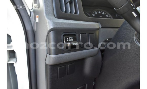 Nunua Imported Toyota Coaster Nyeupe Gari ndani ya Import - Dubai nchini Cabo Delgado Nunua Imported Toyota Coaster Nyeupe Gari ndani ya Import - Dubai nchini Cabo Delgado