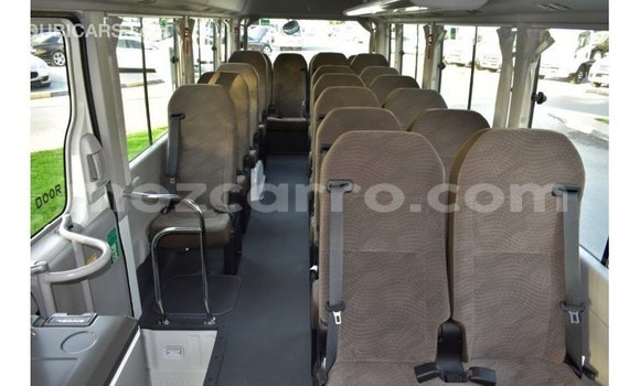 Nunua Imported Toyota Coaster Nyeupe Gari ndani ya Import - Dubai nchini Cabo Delgado Nunua Imported Toyota Coaster Nyeupe Gari ndani ya Import - Dubai nchini Cabo Delgado