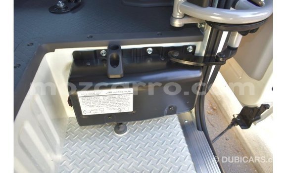 Nunua Imported Toyota Coaster Nyeupe Gari ndani ya Import - Dubai nchini Cabo Delgado Nunua Imported Toyota Coaster Nyeupe Gari ndani ya Import - Dubai nchini Cabo Delgado